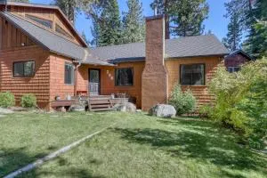 Casual and Cute Cabin Near the Lake - Kingswood Estates