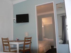 Hotels Hotel Les Alizes : photos des chambres