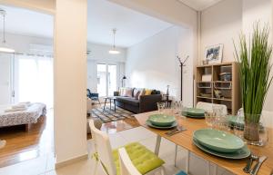 1 KM from The Acropolis 1 Bedroom Apt Netflix And Washing Machine