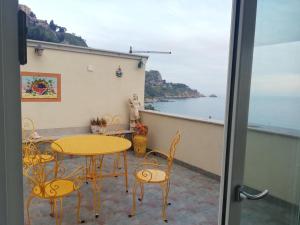 Holiday Rentals Taormina