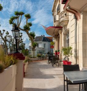 Hotels LOGIS Hotel Majestic Chatelaillon Plage - La Rochelle : photos des chambres