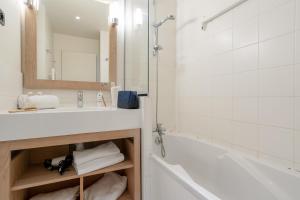 Appart'hotels Residence Pierre & Vacances Premium Le Domaine de Cramphore : photos des chambres