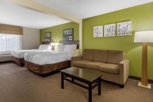 Queen Suite with Two Queen Beds - Non-Smoking room in Sleep Inn & Suites Allendale