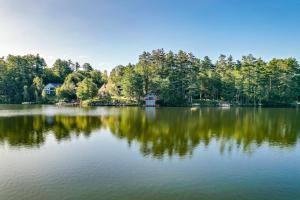 Holiday Home room in Lake Kanasatka 419
