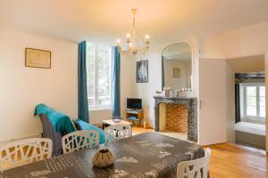 Château Turgot Gîtes