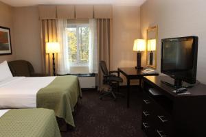 Standard Double Room with Two Double Beds room in Holiday Inn Budd Lake - Rockaway Area an IHG Hotel