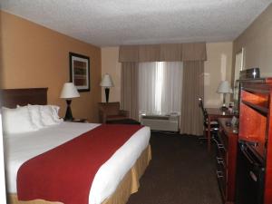 Standard King Room room in Holiday Inn Express Hotel & Suites Forest an IHG Hotel