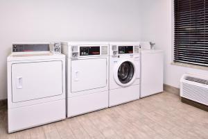 Holiday Inn Express & Suites Emporia Northwest by IHG