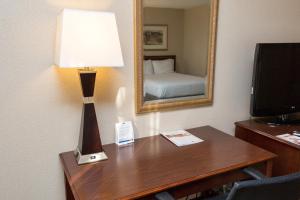 Queen Room with Two Queen Beds - Disability Access room in Holiday Inn Express Des Moines-At Drake University an IHG Hotel