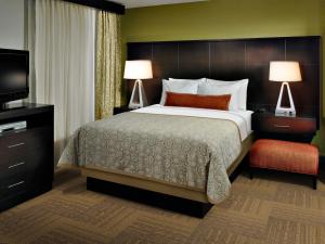 One-Bedroom King Suite room in Staybridge Suites Dearborn an IHG Hotel