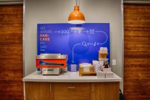 Holiday Inn Express & Suites - Detroit Northwest - Livonia by IHG