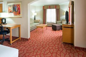 King Room with Whirlpool - Non-Smoking room in Holiday Inn Express Grants Pass an IHG Hotel