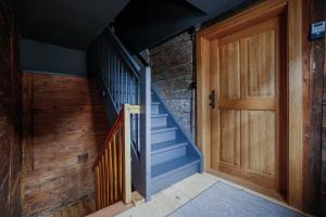 AUGUST Dachgeschosswohnung im jüdischen Viertel