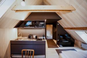 AUGUST Dachgeschosswohnung im jüdischen Viertel