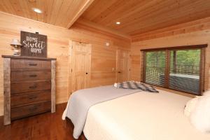 Chalet room in Honey J's Mountain Retreat