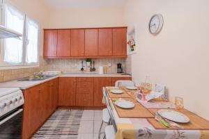 Dimitra House