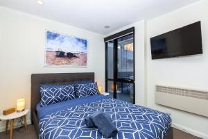 Bond Quarter Loft