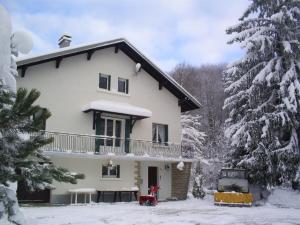 Maisons de vacances Gite grande capacite au calme circuit Cascades du Herisson : photos des chambres
