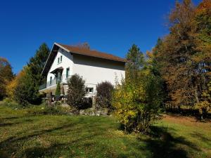 Gîte grande capacité au calme circuit Cascades du Hérisson