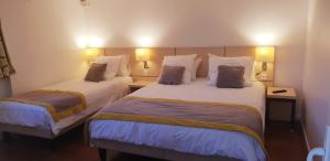 Hotels Le Mas de la Frigoulette : Chambre Triple