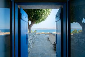 Karavos View - An artists hideaway Paradise