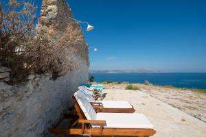 Karavos View - An artists hideaway Paradise