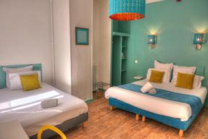 Hotels Hotel Les Corps Saints : photos des chambres