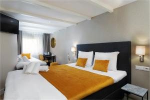 Triple Room - Basement room in NL Hotel District Leidseplein
