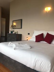 Lizas Suites - Rooms with a View