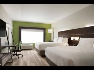 Holiday Inn Express Hotel & Suites Canton by IHG