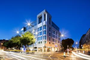 hotelImage