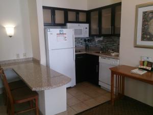 One-Bedroom Suite with Two Double Beds room in Staybridge Suites Columbus-Airport an IHG Hotel