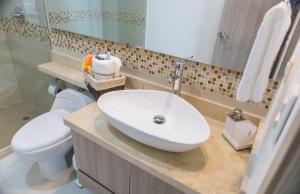 Modern 1BR WiFi Breathtaking Oceanviews by Huespedia