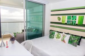 Modern 1BR WiFi Breathtaking Oceanviews by Huespedia