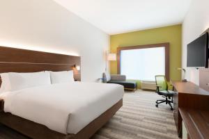 Holiday Inn Express & Suites - Cincinnati NE - Red Bank Road by IHG