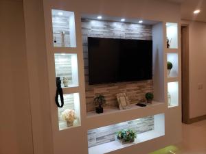 Modern 1BR WiFi Breathtaking Oceanviews by Huespedia