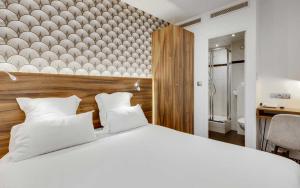 Comfort Double Room with Shower room in Carladez Cambronne