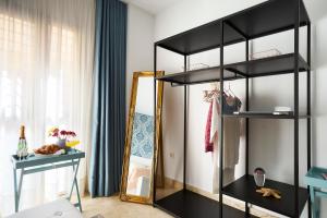 Studio Deluxe with Shared Roof Terrace