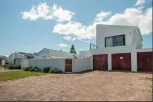 Safe, Accessible Venue Near Muizenberg for Accommodation and Events - Westlake