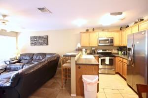 Guadalupe River Retreat - E102