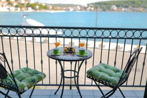 Apartment Milka with sea view and boat place