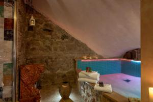 St.Peters Mirror - Romantic View