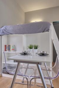 Homz AH03 Penthouse Studio Hilton Area