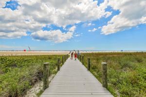 Two Bedroom Apartment  room in 2 Bed 2 Bath Apartment in Siesta Key