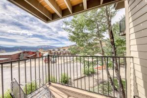 Beautiful Mountain View Condo