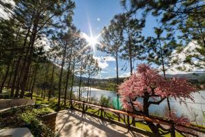 CEREJA Hotel & Resort Dalat