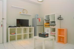 Homey Minimalist Studio Apartment at Menteng Square By Travelio