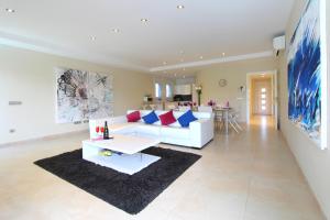 LEON INMO Villa Olivia - 10039