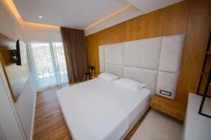 Inada Hotel Ksamil - 卡萨米尔