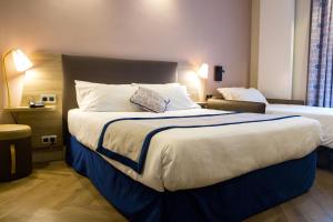 Hotels Hotel de Sevigne : photos des chambres